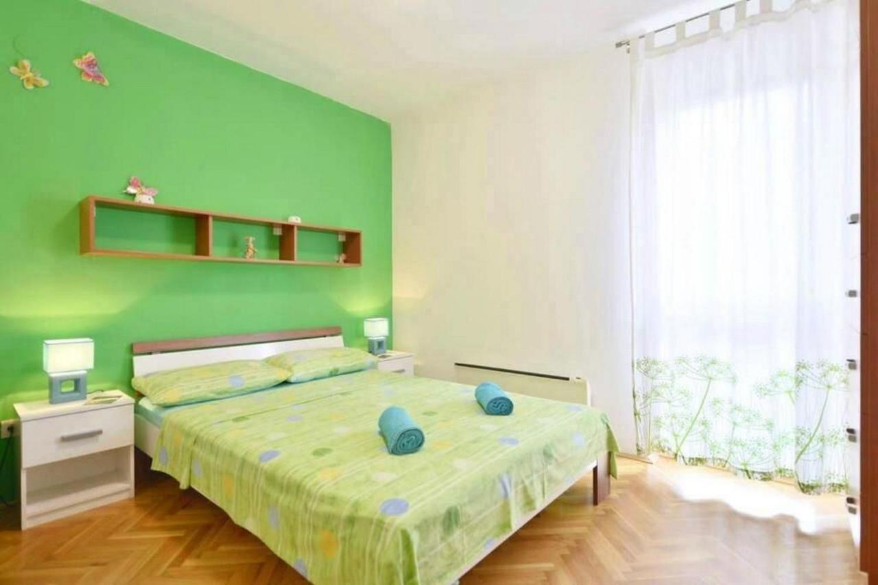 Apartment Vicko Omiš Екстериор снимка