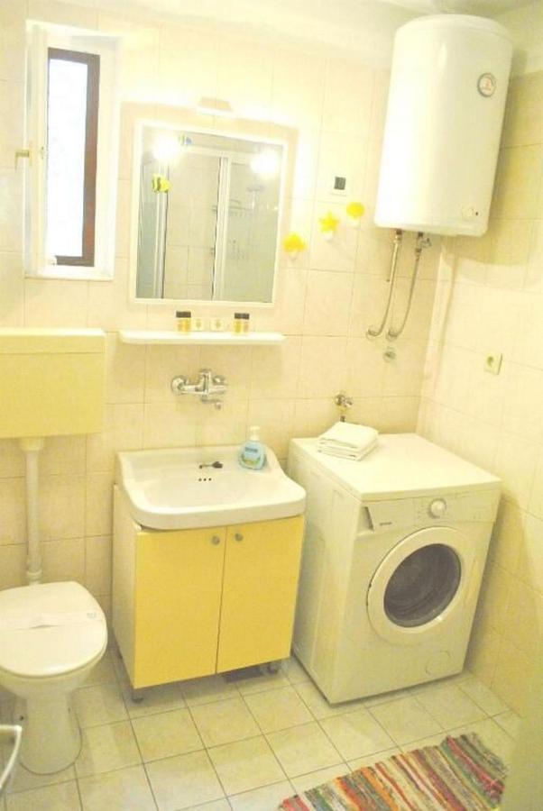 Apartment Vicko Omiš Екстериор снимка