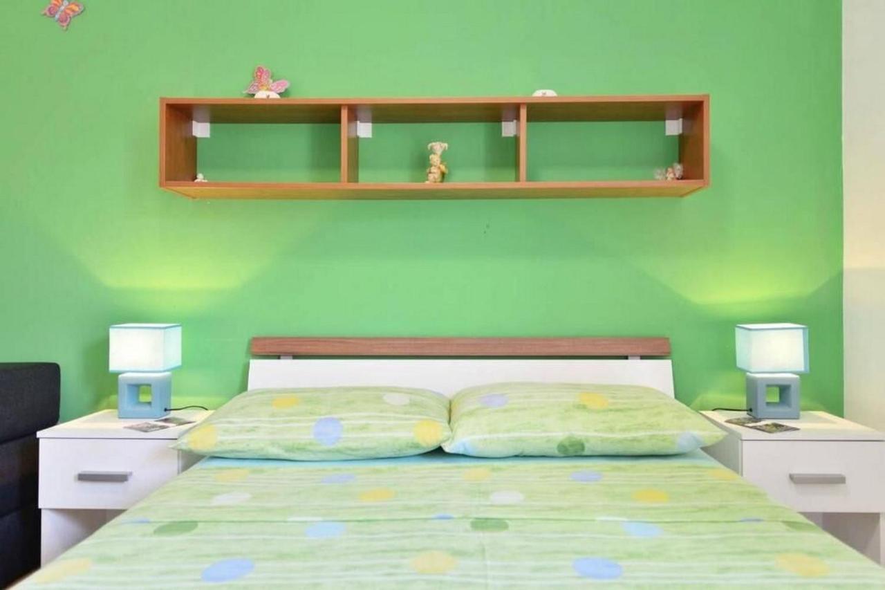 Apartment Vicko Omiš Екстериор снимка